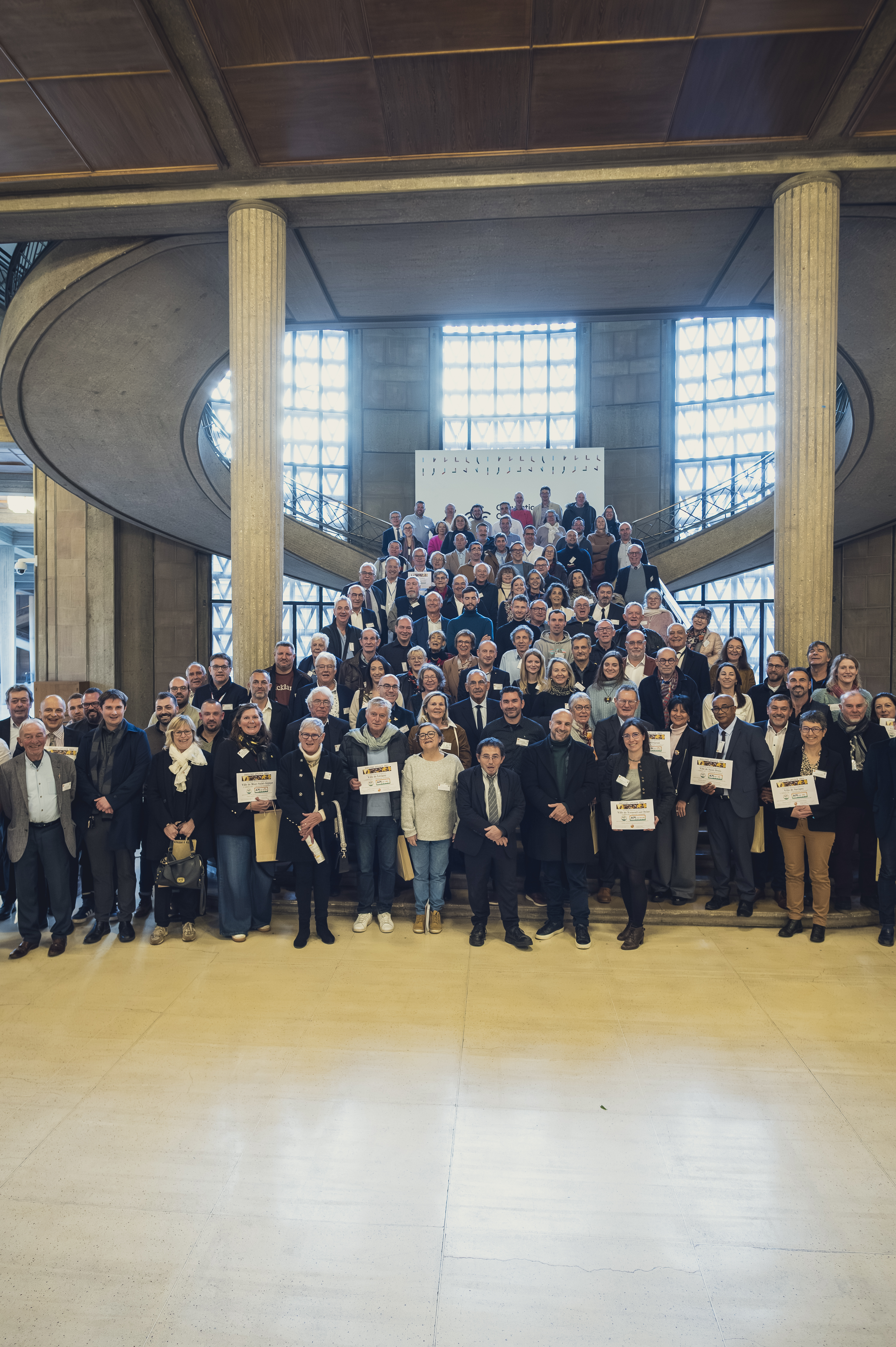 Cérémonie officielle de remise du label APIcité 3 abeilles