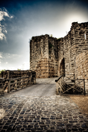 Portes du vieux château © Moretti